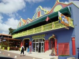 Farbenfrohe Karibik mit hölländischen Baustil