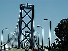 Die Bay Bridge führt direkt nach Downtown San Francisco